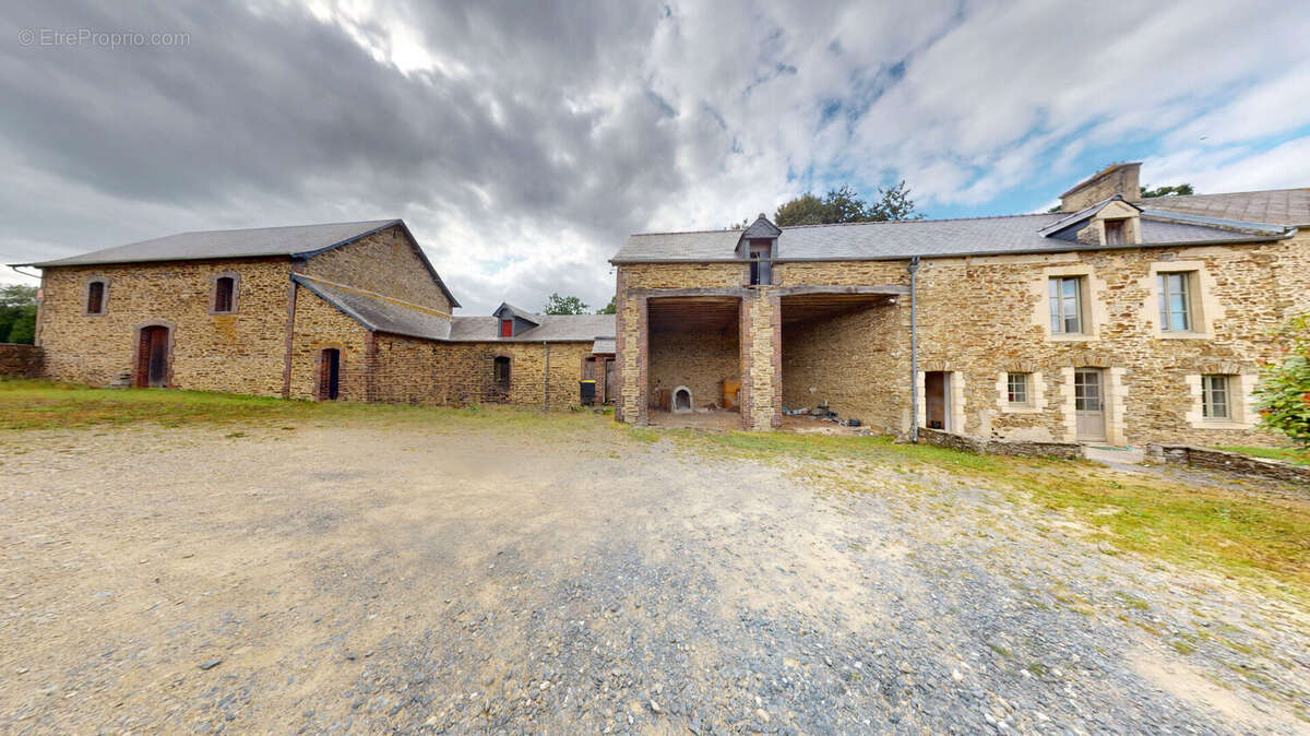 Ensemble immobilier en pierres - maison principale 190 m2 et dépendances - photo 10