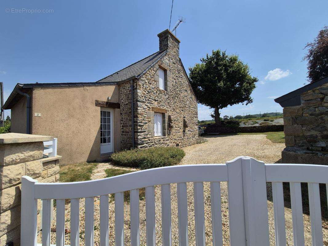 Maison en pierres sous ardoises -- 5 chambres, double garage - photo 20