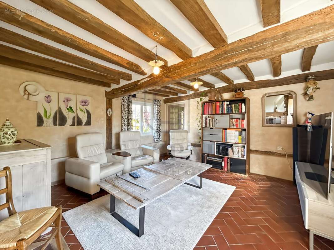 Maison à SAINT-SEBASTIEN-DE-MORSENT