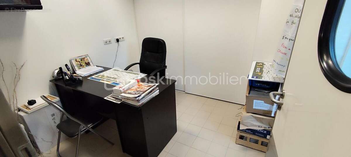 Commerce à LA SELLE-EN-LUITRE