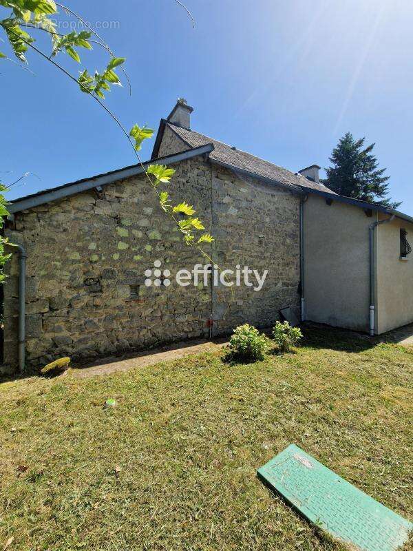 Maison 90 m² à Margerides  - photo 2