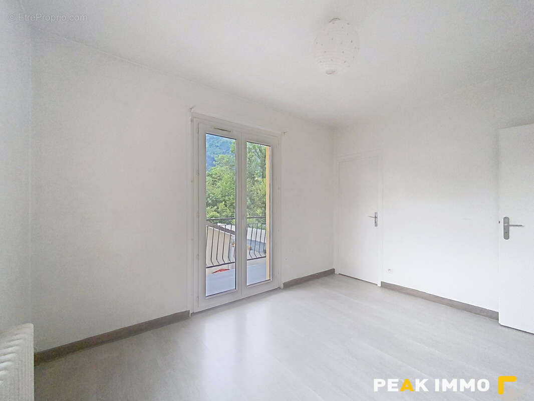 SAINT-JEOIRE-EN-FAUCIGNY   Appartement T3 de 60,75 m2 avec balcons, cave et stationnement - photo 8