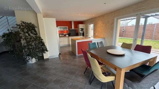 Maison à SAULON-LA-RUE