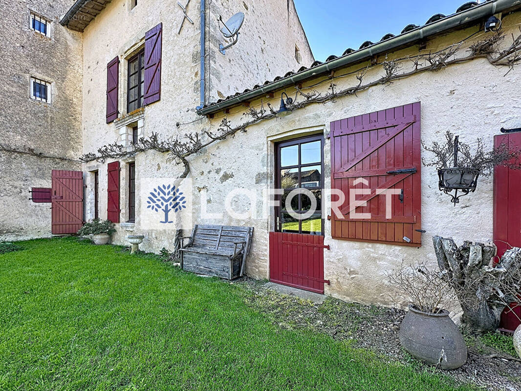 Maison à SAINT-LOUP-LAMAIRE