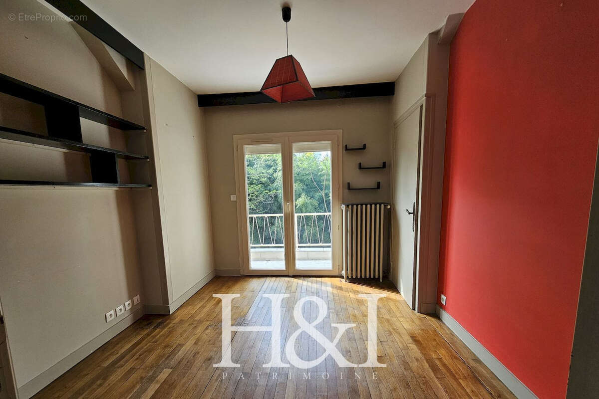 Maison à BONNEUIL-MATOURS