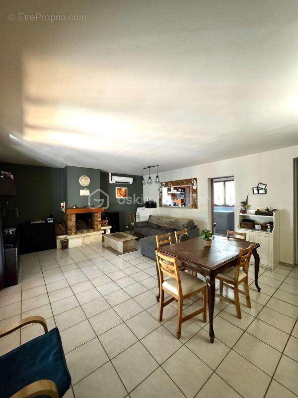 Maison à SAINT-LAURENT-DES-ARBRES