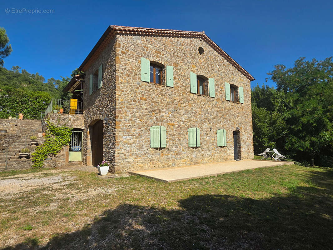 Maison en pierres sur terrain de 2250 m² - photo 18