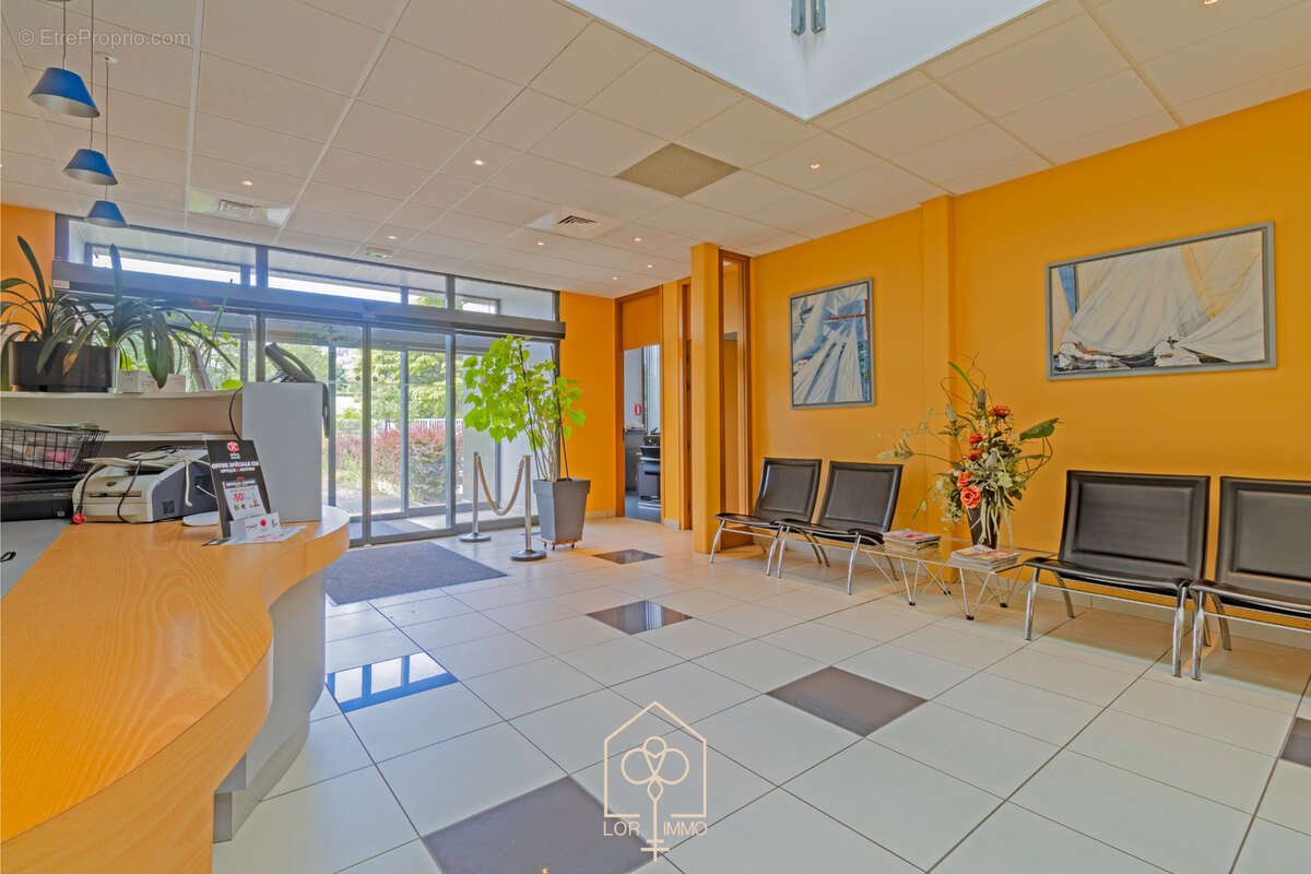 Commerce à CUSTINES