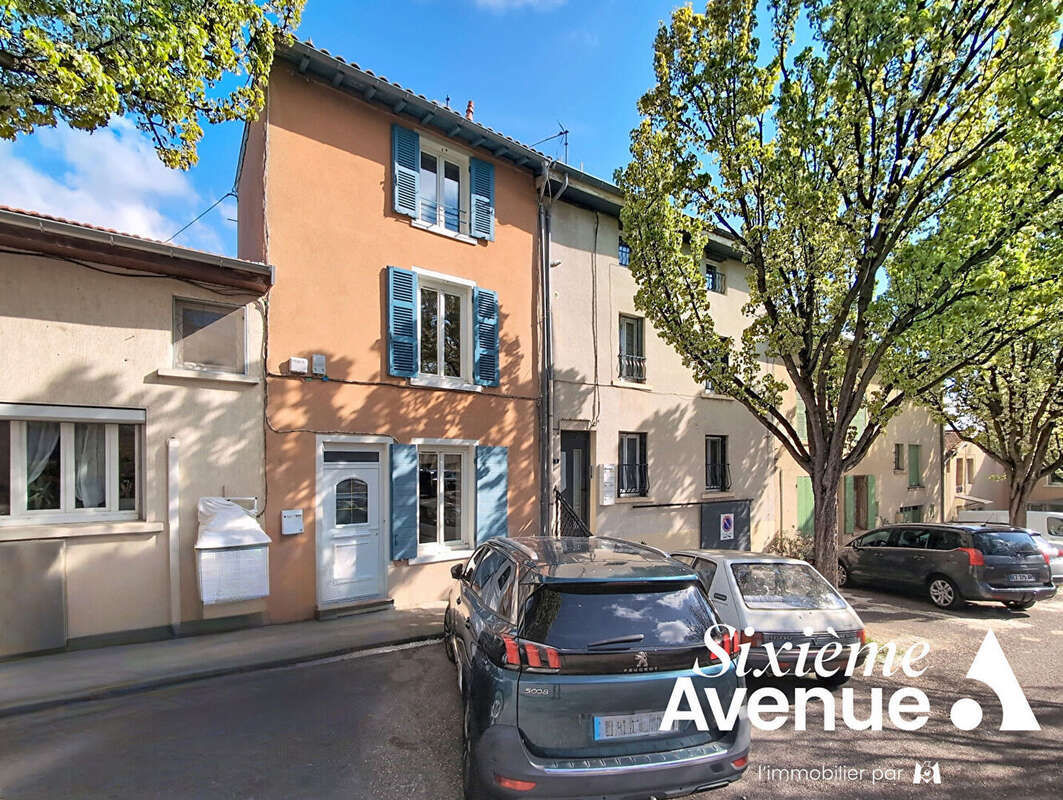 Maison de village à Saint-Symphorien d'Ozon, 4 pièces, 2 chambres, 85 m² - photo 9