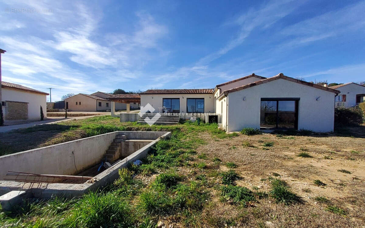 Maison à BESSAS
