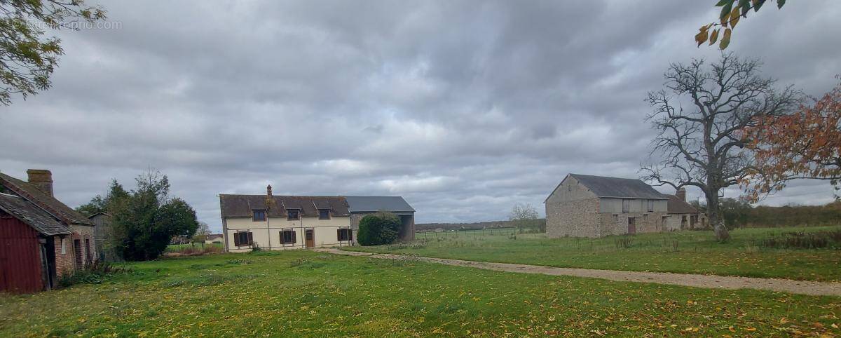 Maison à MORVILLIERS