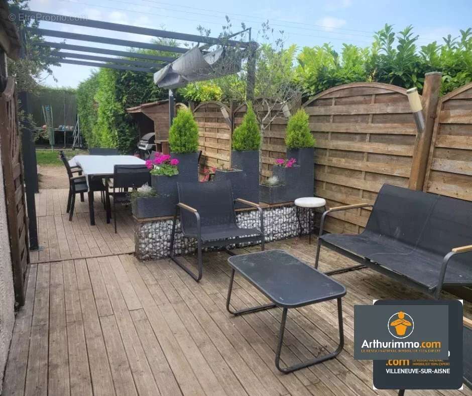 Maison à NEUFCHATEL-SUR-AISNE