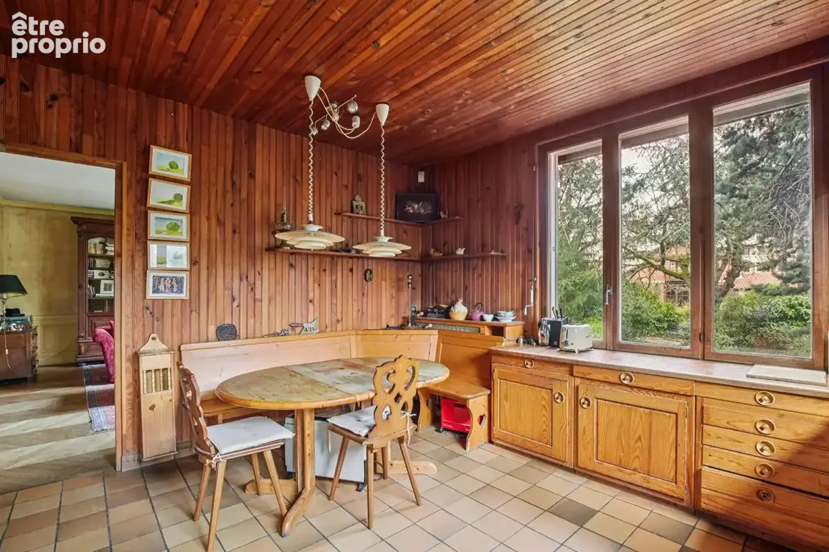 Le vesinet - propriete de 232 m² - salon 66 m²  - 4 chambres - terrain 1474 m²  - dependance amenagee 60 m² -  10 mn rer - photo 8