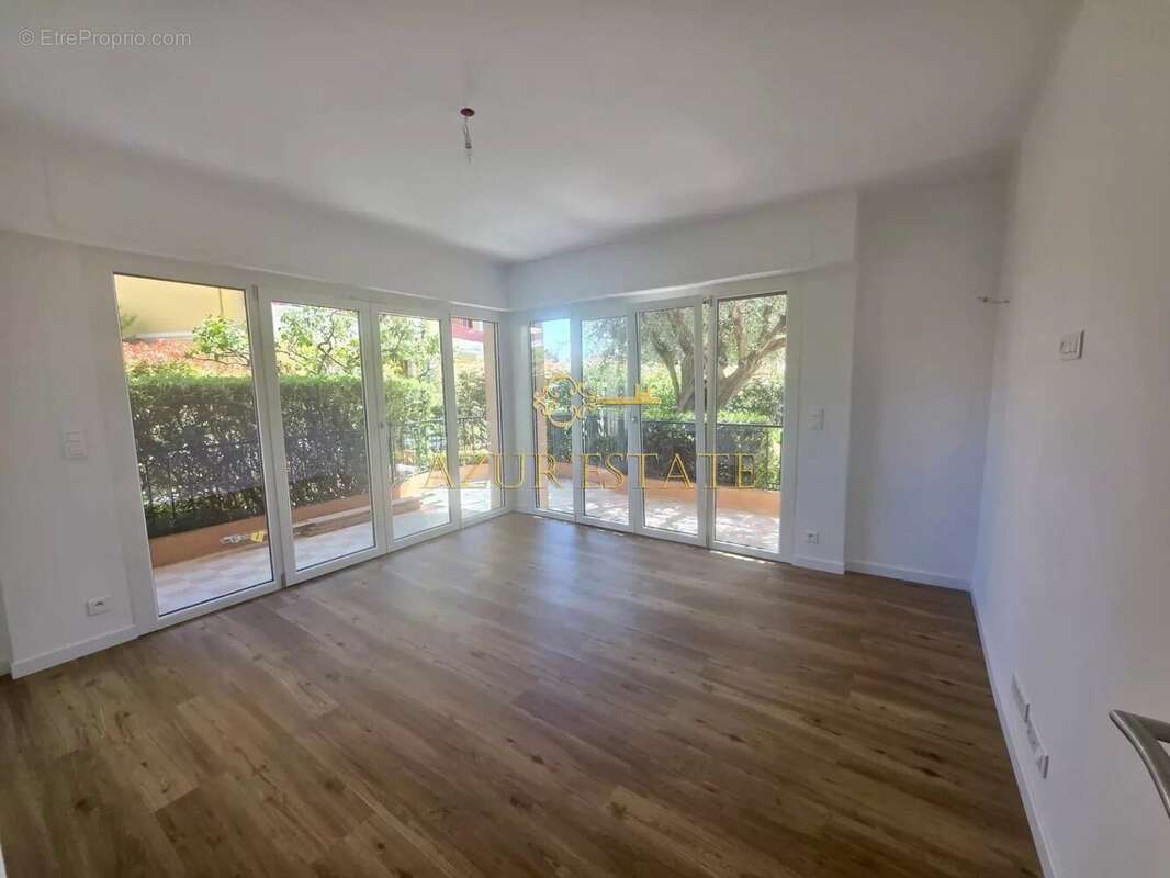 Appartement à ROQUEBRUNE-CAP-MARTIN
