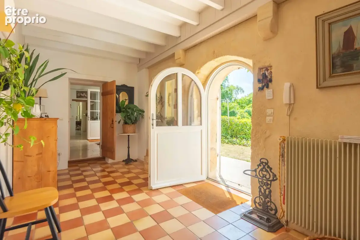 Maison de campagne en pierre   217 m2   propriété de 1,52 ha   piscine & lodge - photo 7