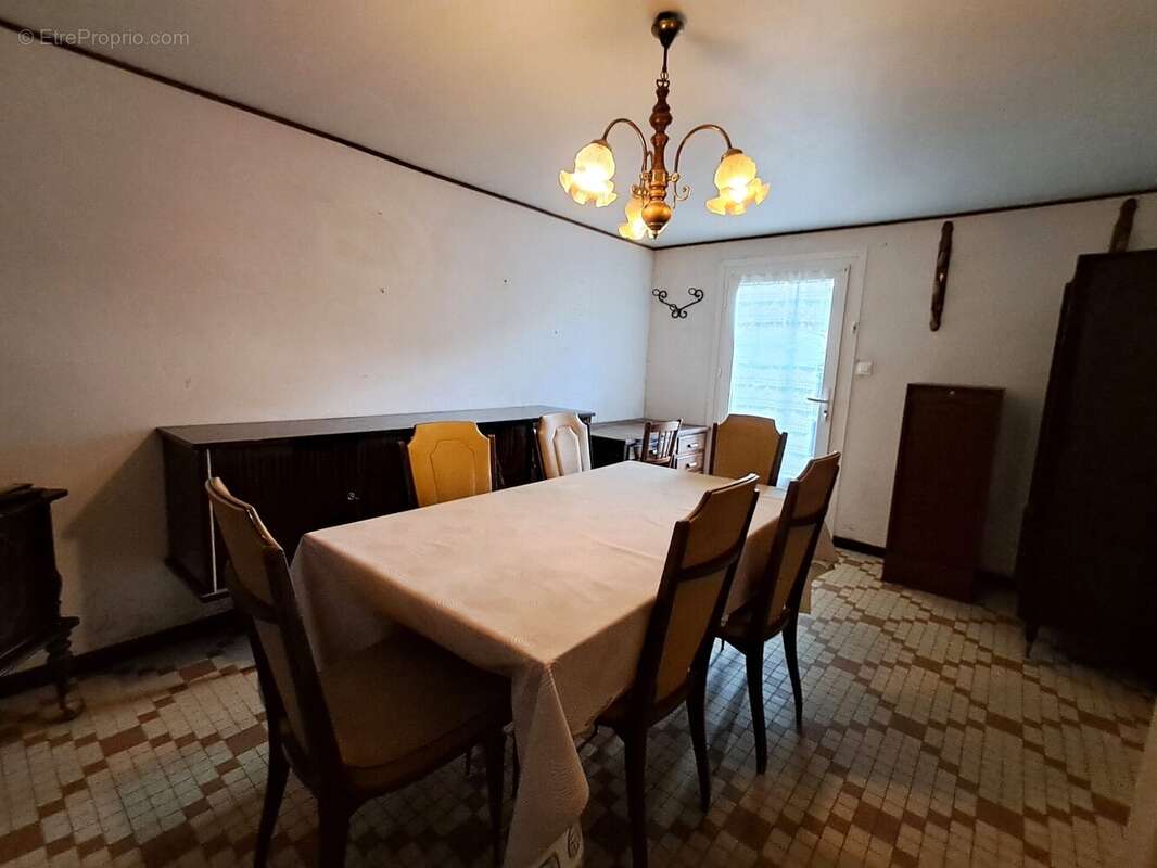 Maison à COLAYRAC-SAINT-CIRQ