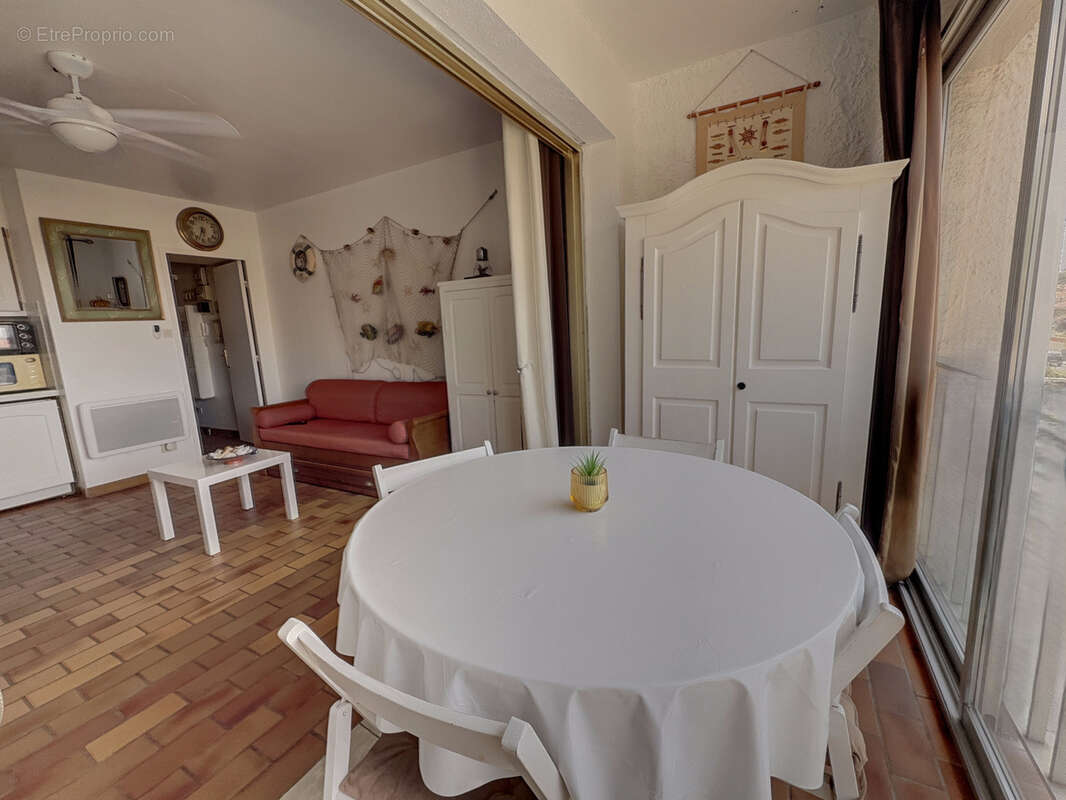 Le Brusc - Studio avec parking - photo 2