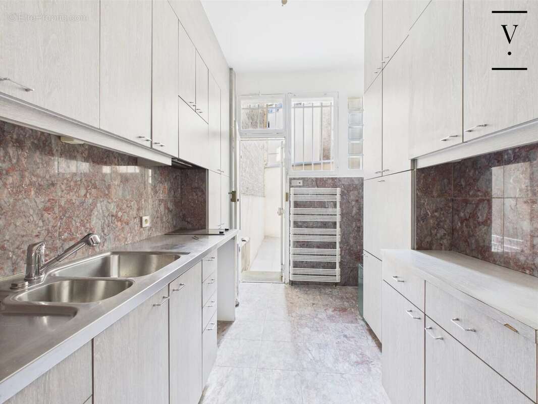 Appartement à PARIS-7E