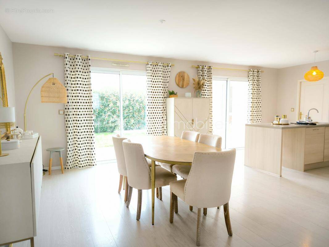 Maison à COSSE-LE-VIVIEN