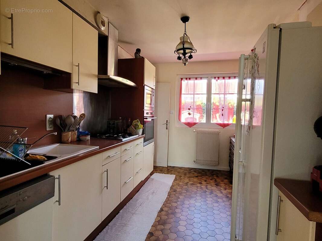 Maison à LE PALAIS-SUR-VIENNE