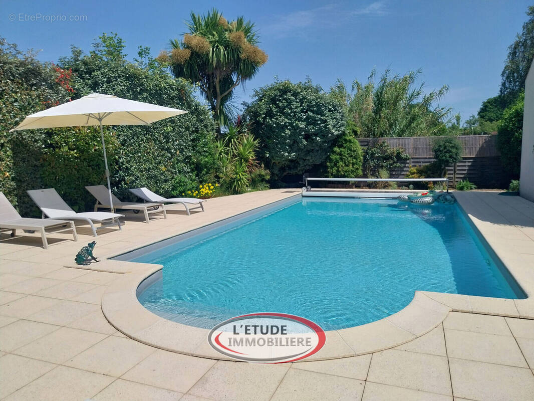 Photo 1 - Maison à SAINT-HILAIRE-DE-CHALEONS