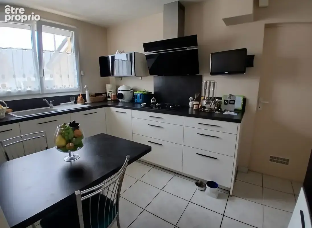 Maison 6 pièces 110 m² à vendre à La Suze-Sur-Sarthe (72210) - photo 2