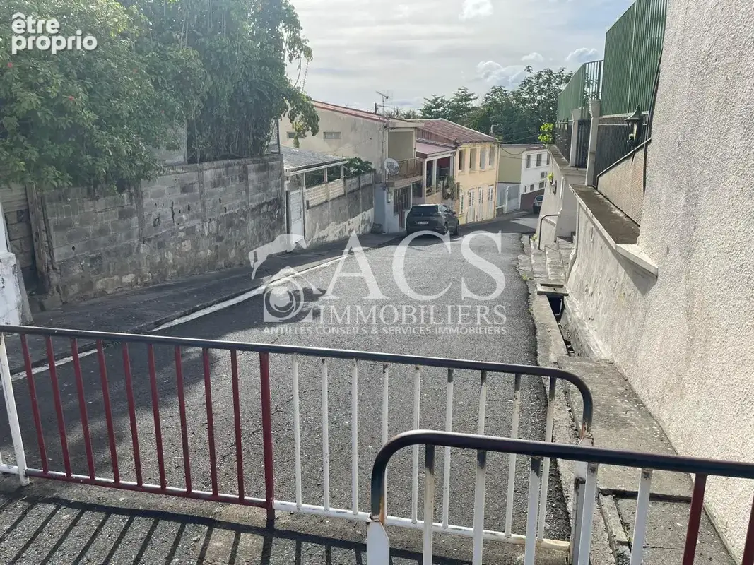 Ensemble immobilier de 7 logements   investissement locatif à saint-pierre - photo 2