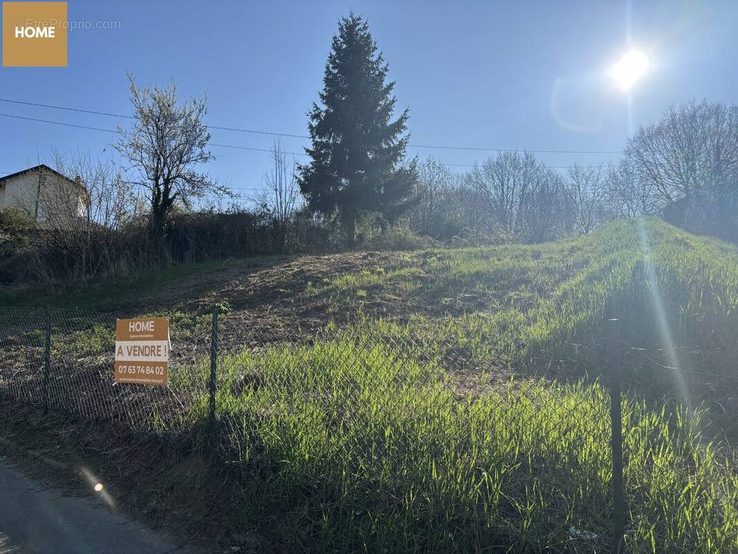 Terrain à MALZEVILLE