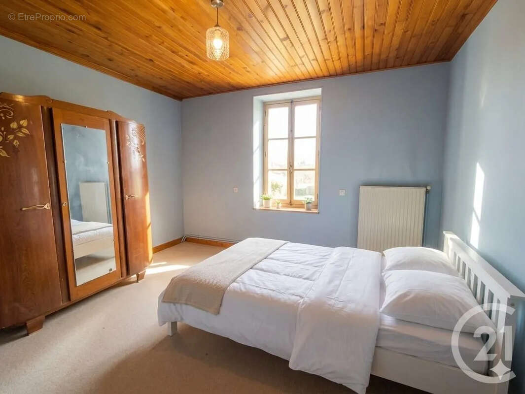 Maison à COSNE-COURS-SUR-LOIRE