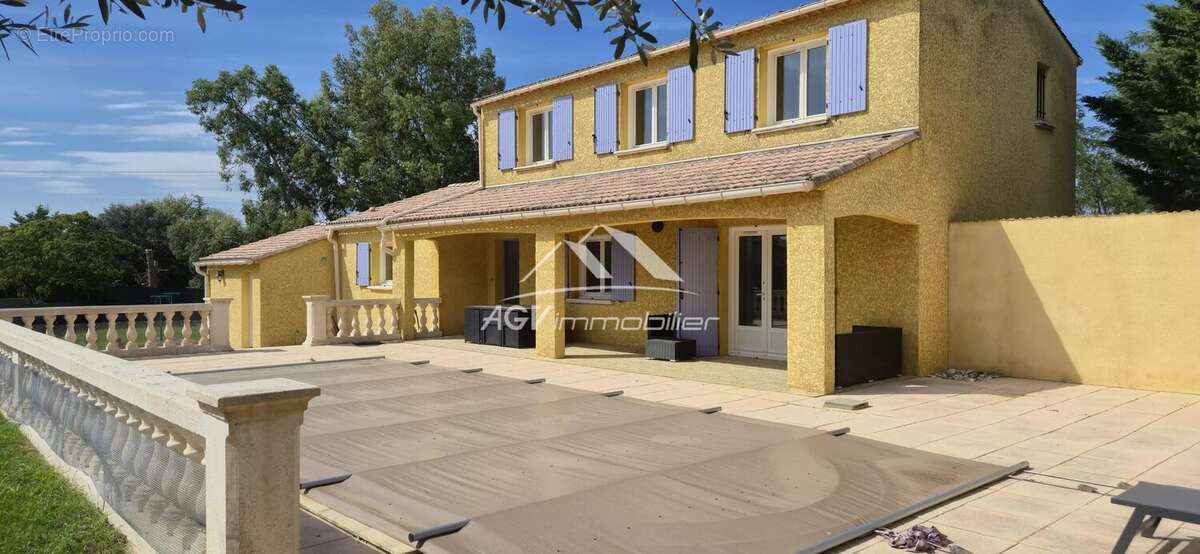 Maison à SAINT-HILAIRE-DE-BRETHMAS