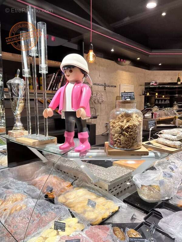 Commerce à CHAMPAGNE-AU-MONT-D'OR