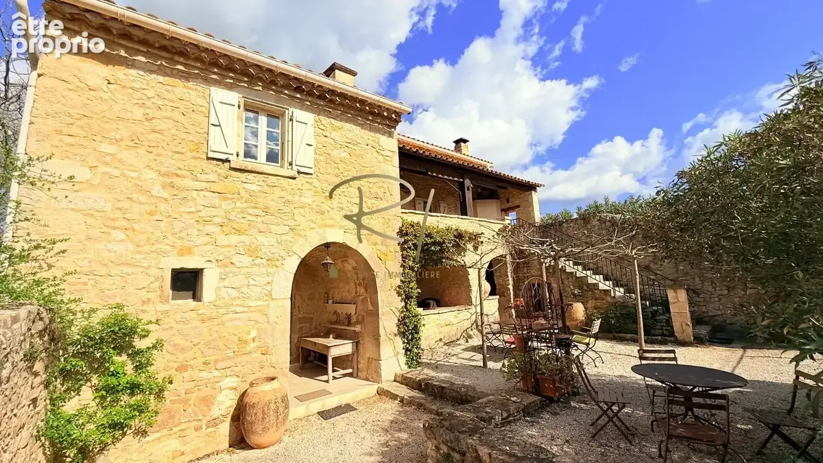 Photo Maison à Barjac au prix de 650 000€