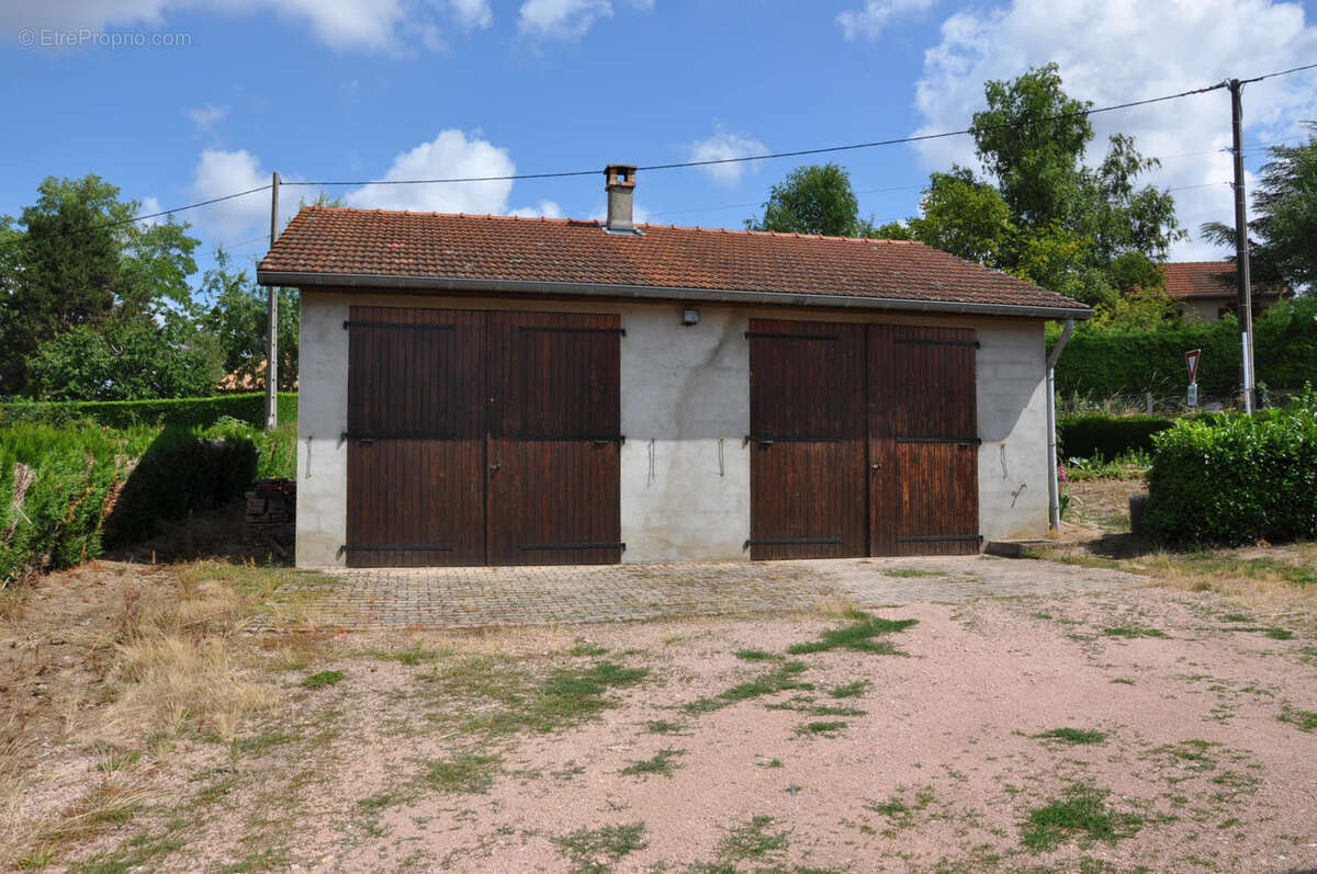Beau pavillon sur sous-sol, 3 chambres et terrain arboré de 1510 m2 - photo 15