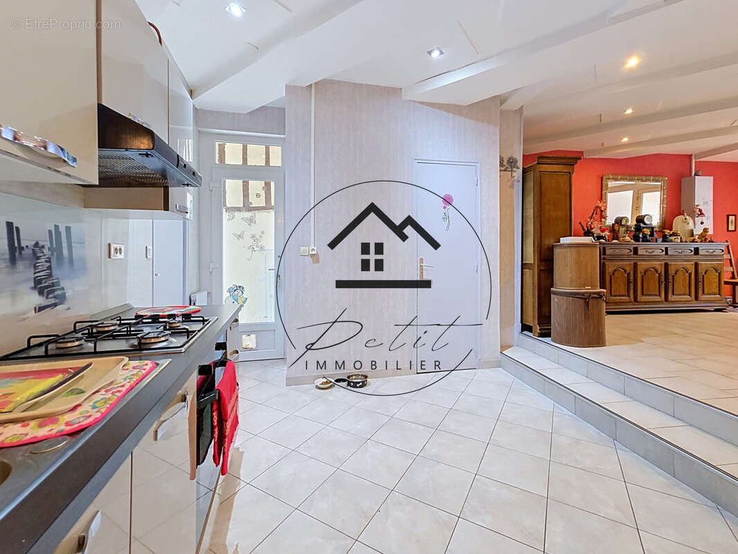 Appartement à MOUY