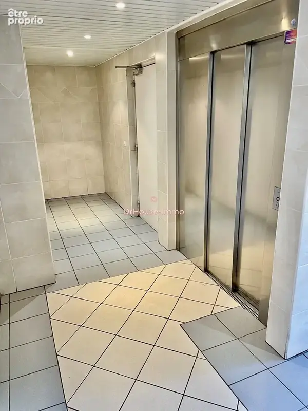 Appartement 2 pièces 47 m² à vendre à Toulon (83000) - photo 2
