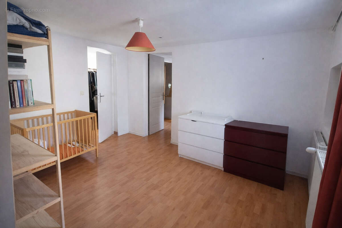 Secteur Sonnaz ancienne ferme rénovée d'environ 242 m2 avec un T2 indépendant - photo 26