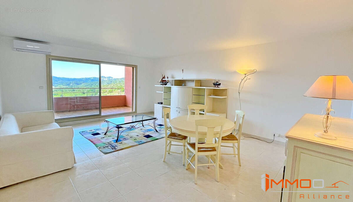 Appartement à MANDELIEU-LA-NAPOULE