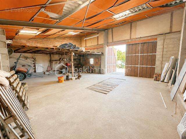 Maison de village - garage - hangars - cave - jardin - piscine - photo 14