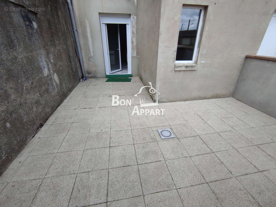Appartement 500 m² à Joeuf  - photo 9