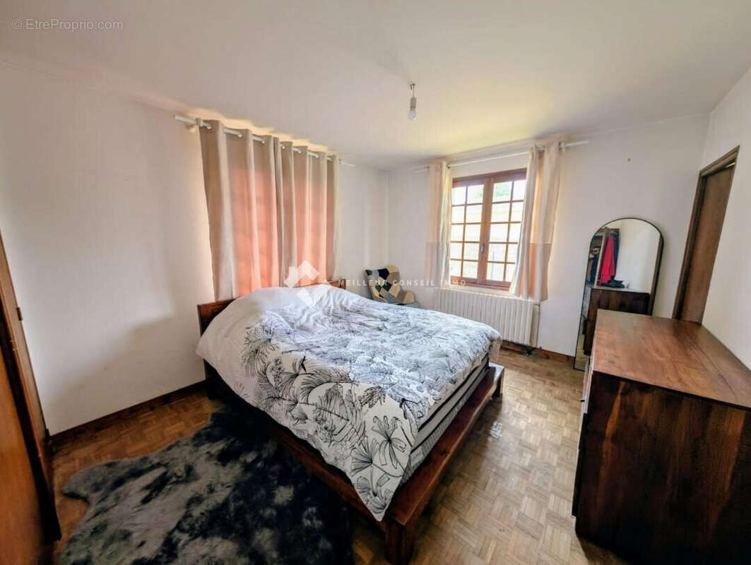 Maison 253 m² à Buxerolles  - photo 6