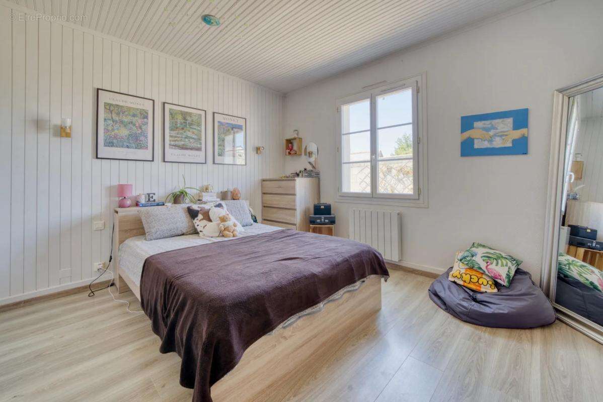 Maison de 6 pièces de 176 m² à Bussac-sur-Charente - photo 9
