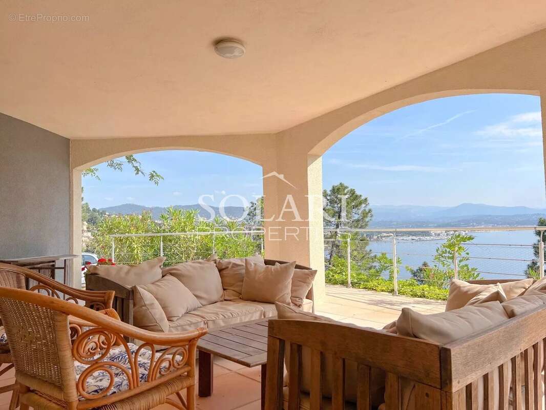 Maison à THEOULE-SUR-MER