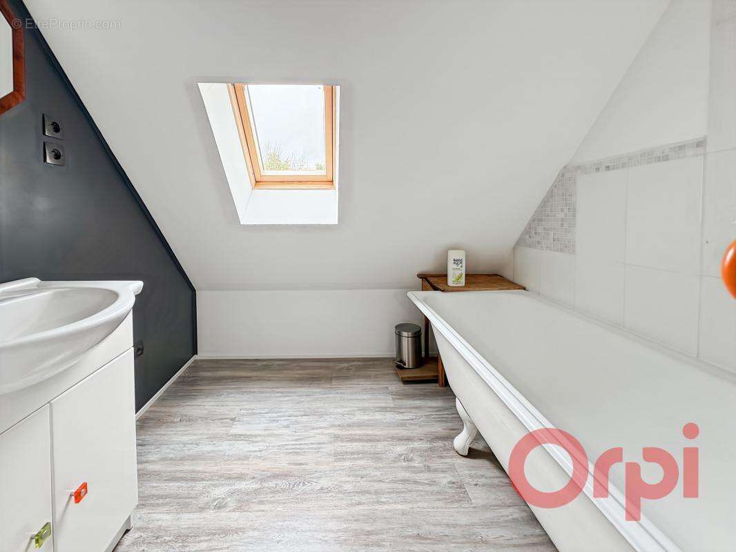 Maison à MORNAY-SUR-ALLIER