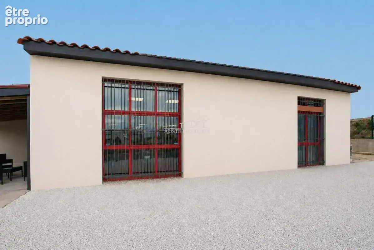Local commercial Eguilles 510 m2 - photo 2