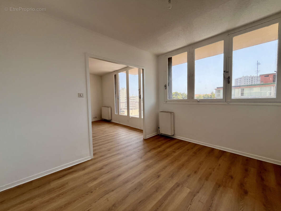 À acheter 160000 € à Toulon (83) : appartement de 70.85m2 - photo 11