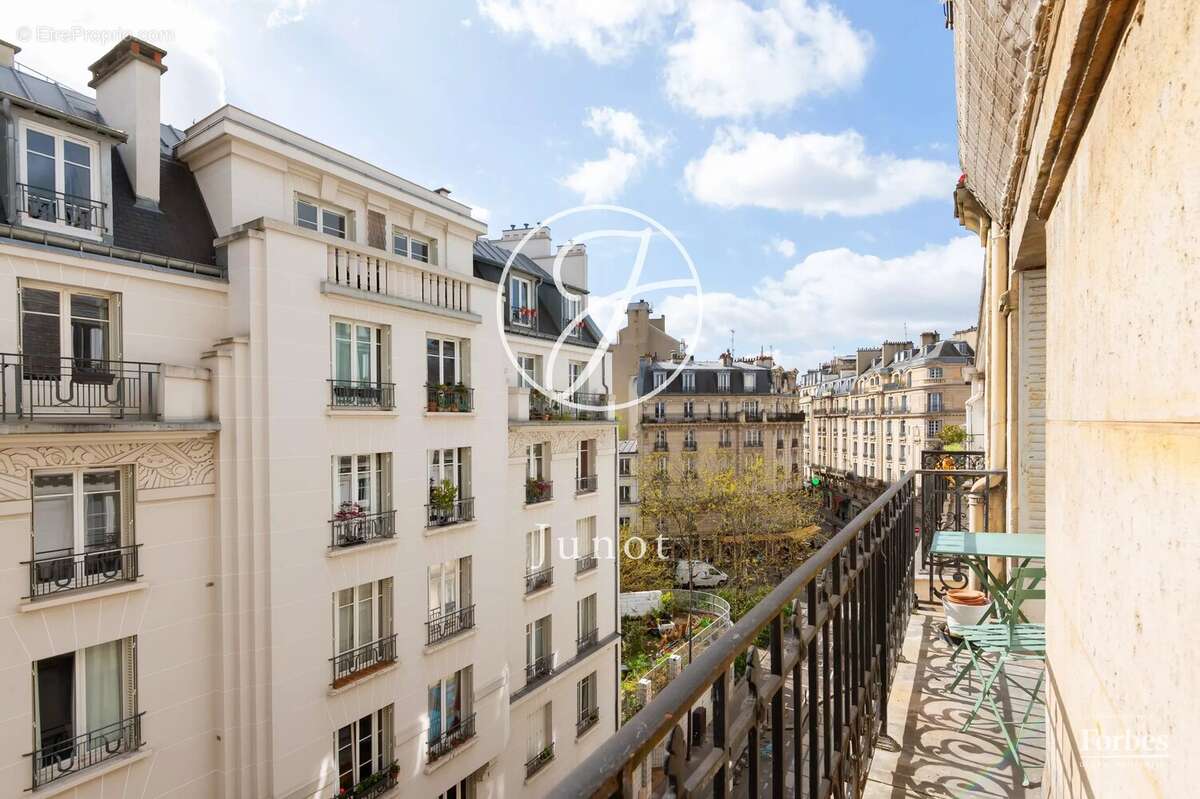 Appartement à PARIS-18E