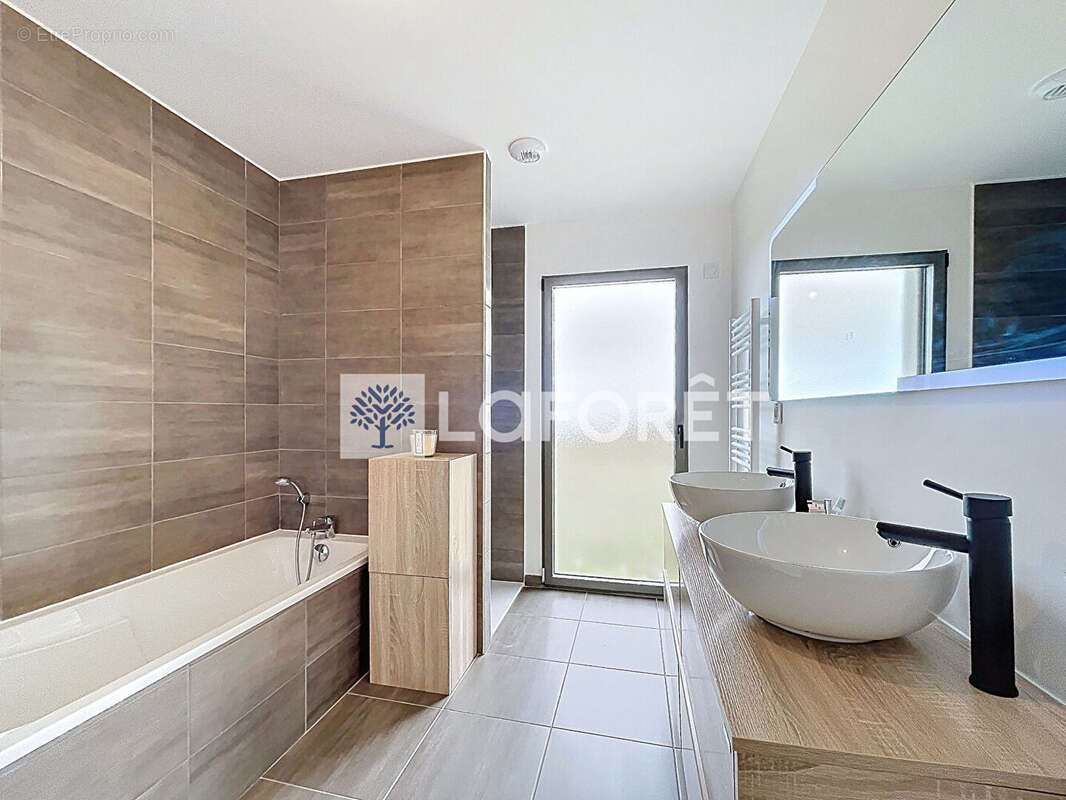 Maison à BOURGOIN-JALLIEU