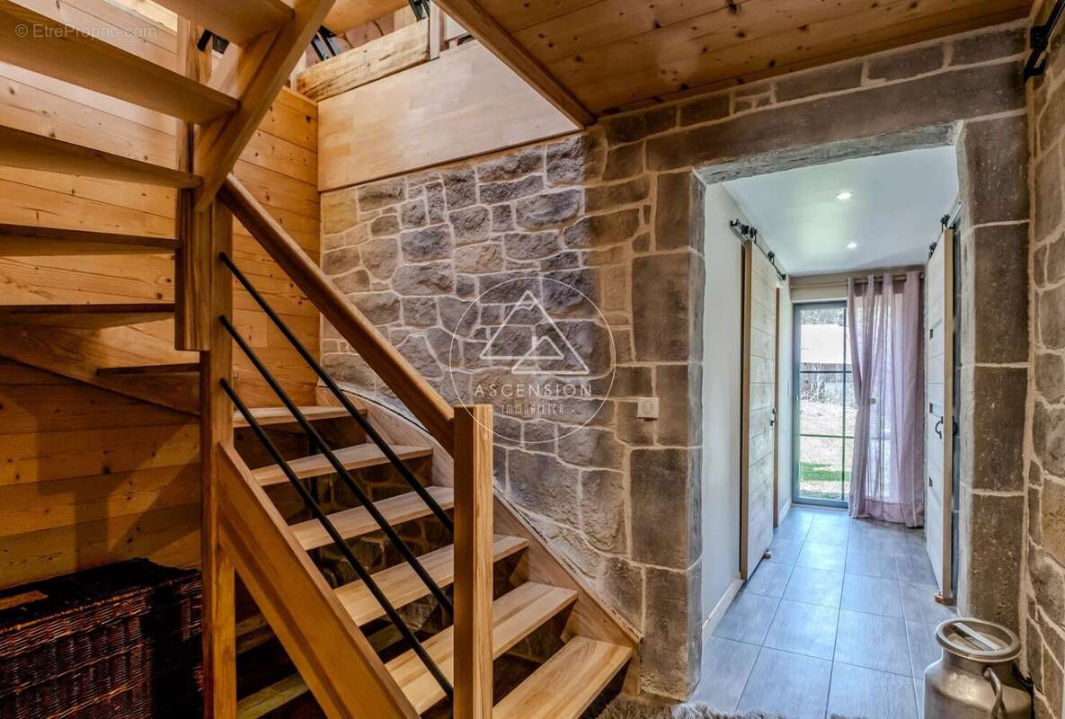 Maison à ESSERT-ROMAND