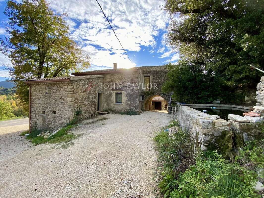 Maison à ENTRECHAUX