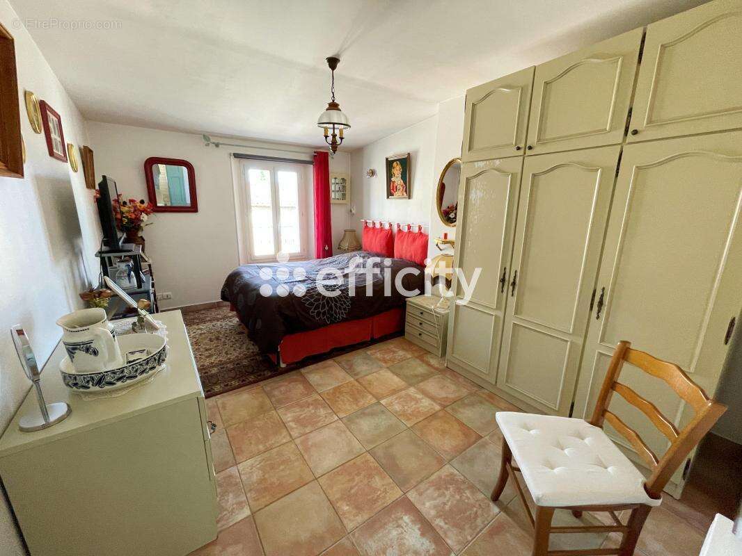 Appartement à LE MUY